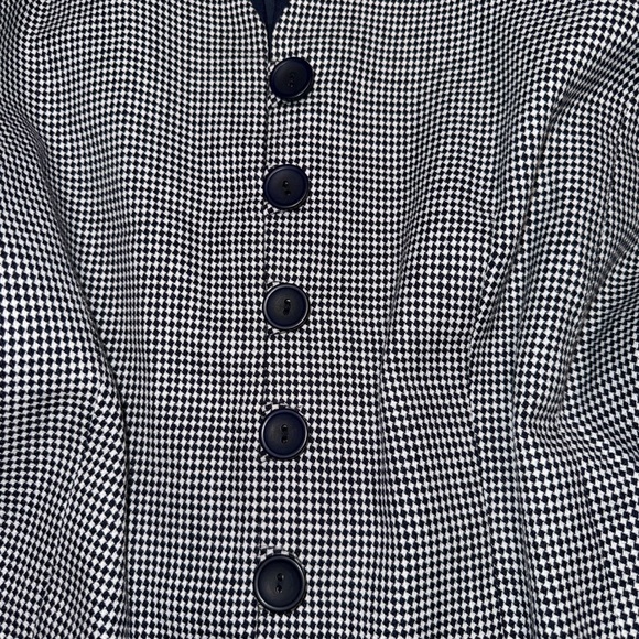 Vintage Women's Navy and White Blazer - Picture 3 of 6